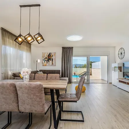 Ferienhaus Amazing In With Kitchen Linardići