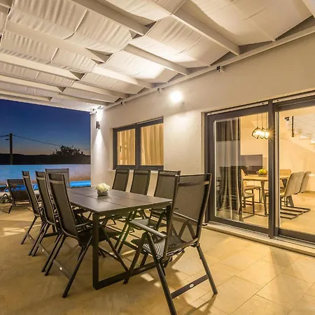 Holiday home Awesome In