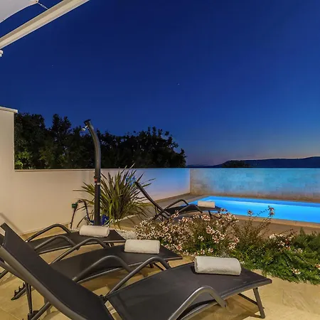 Awesome In Tatil Evi Linardići