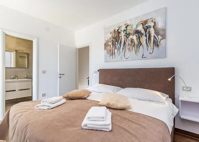Dom wakacyjny In With Wifi Linardići